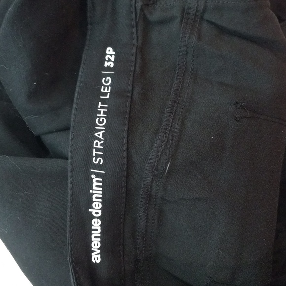 Women's Pants - Picture 7 of 10